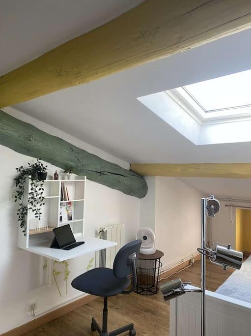 Apartment Le Pandora, Proche Tour Magne, Parking Et Terrasse Nimes