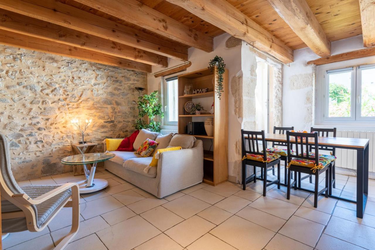 Le Pandora, Proche Tour Magne, Parking Et Terrasse Nîmes