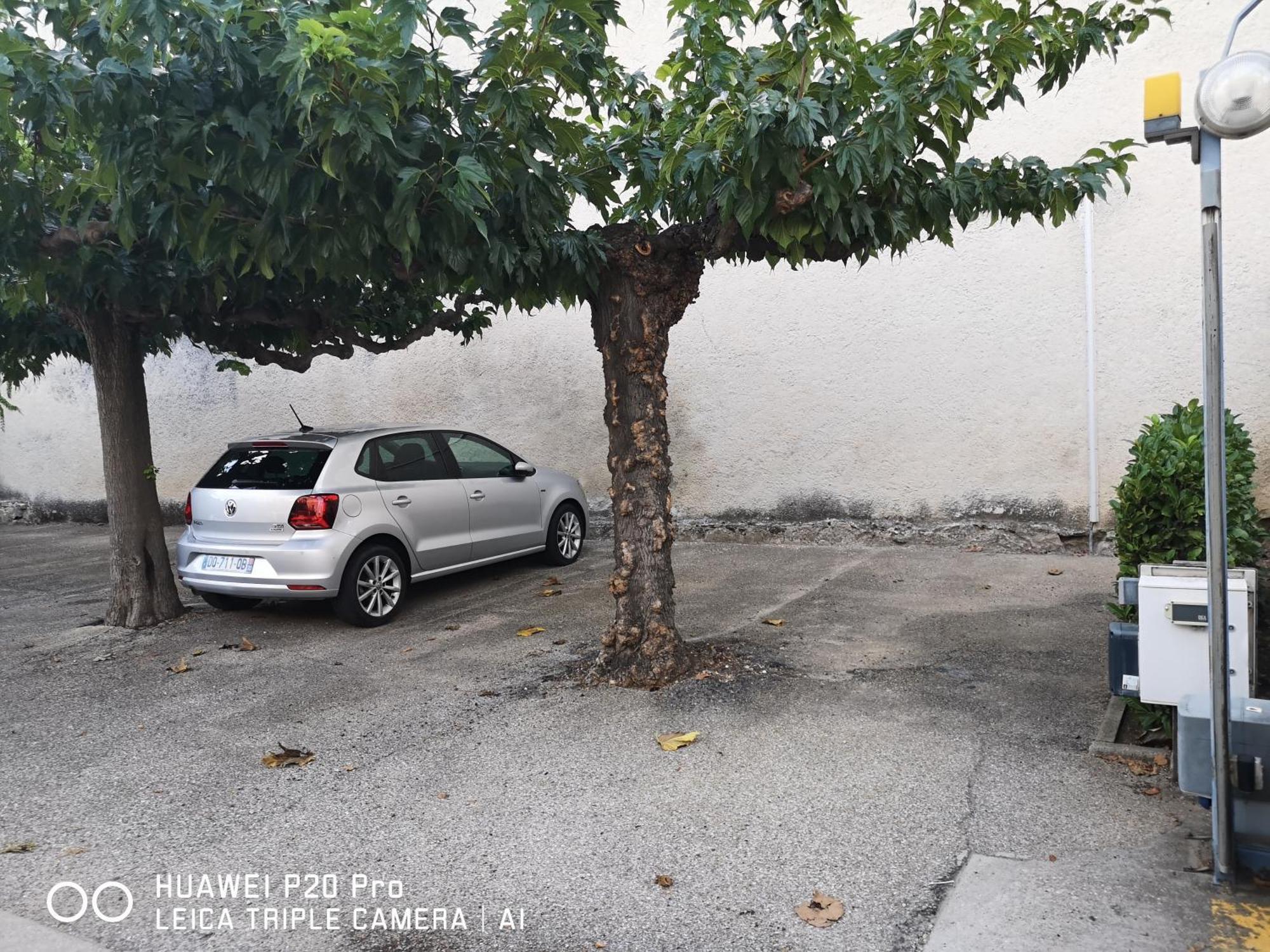 Le Pandora, Proche Tour Magne, Parking Et Terrasse * Nimes